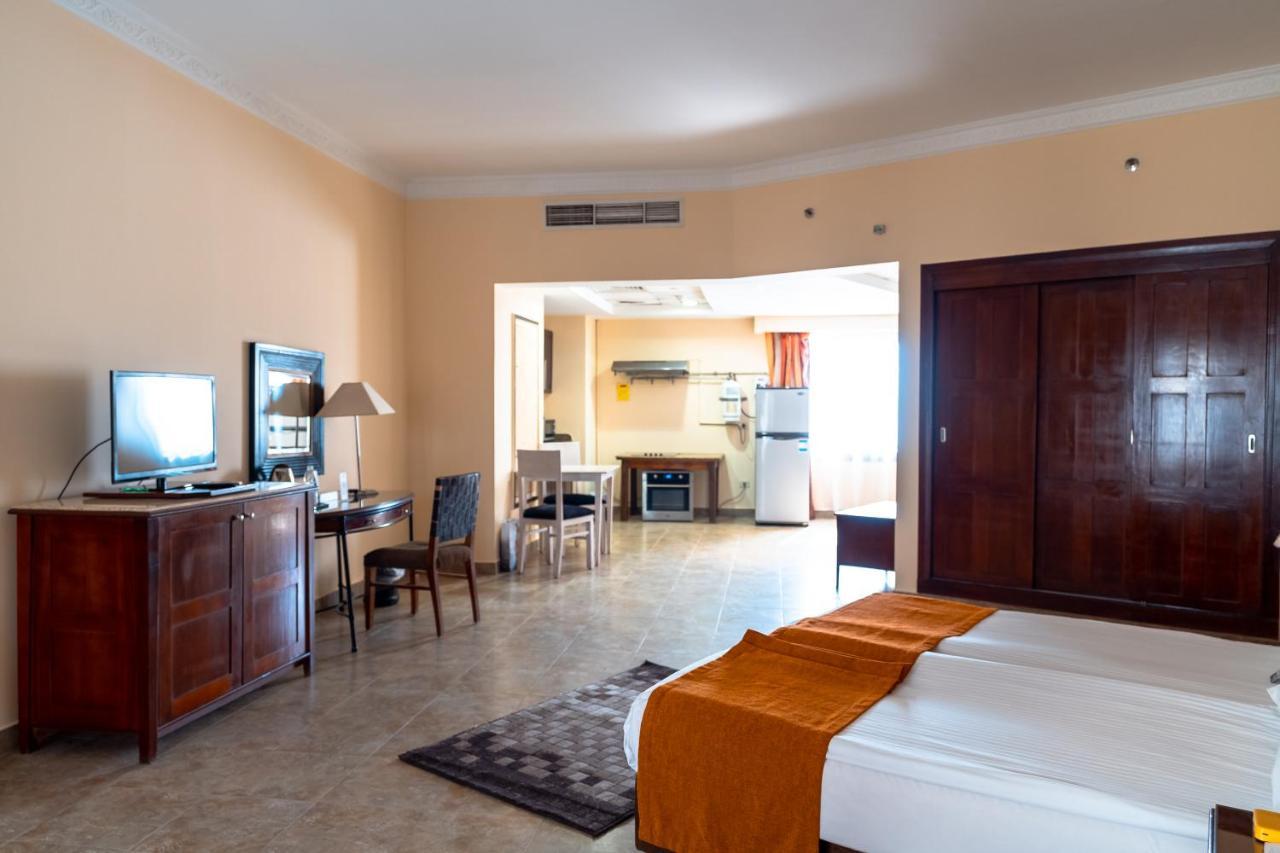Swiss Inn Plaza Hotel 6th of October City Ngoại thất bức ảnh